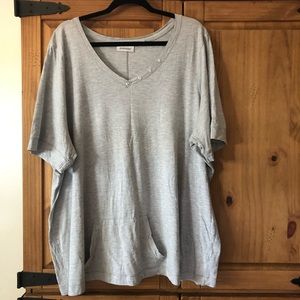 Avenue gray T-shirt